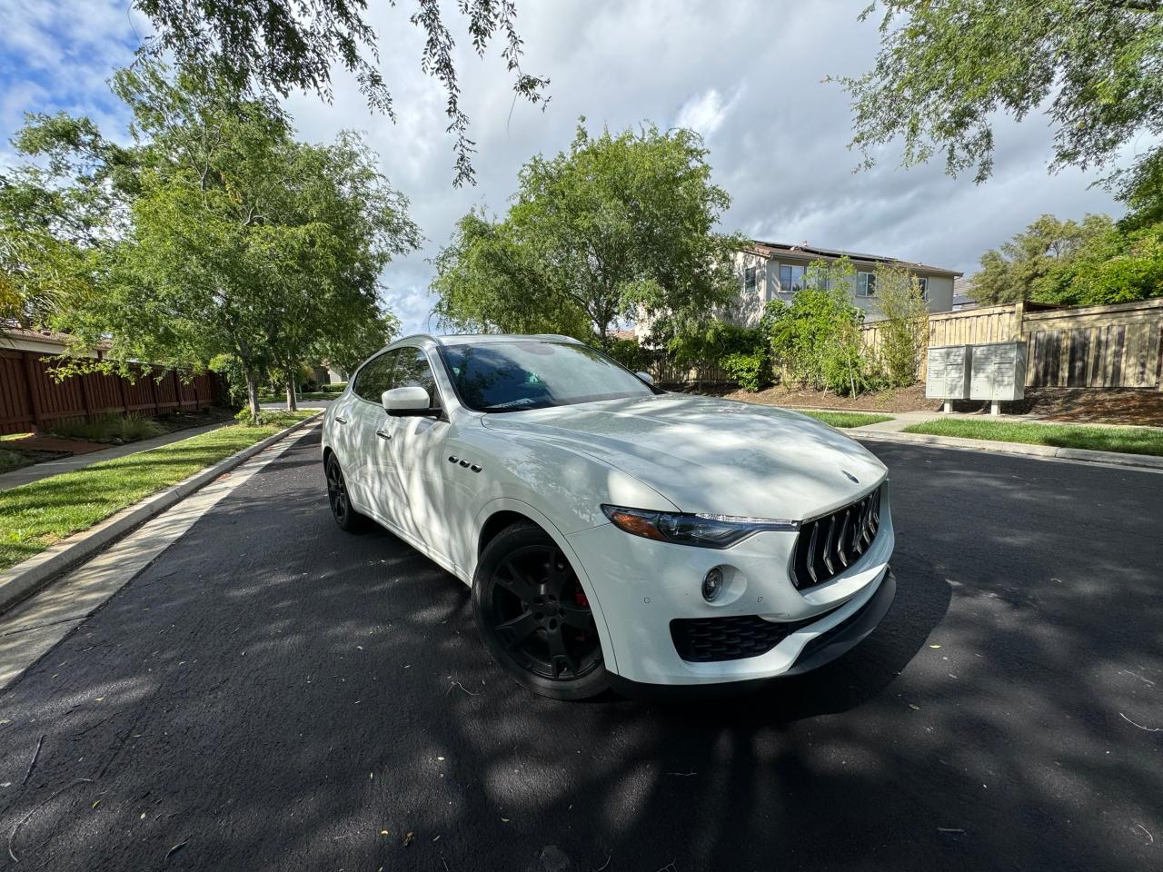 2017 MASERATI LEVANTE SPORT