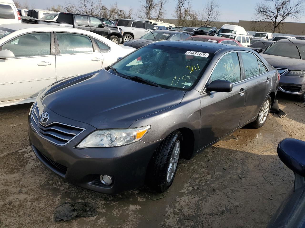 2011 TOYOTA CAMRY SE