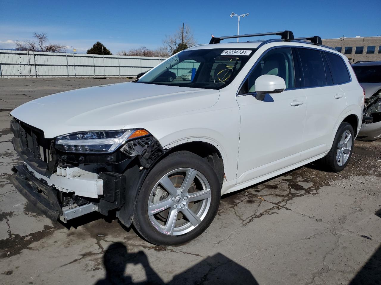 2022 VOLVO XC90 T5 MOMENTUM