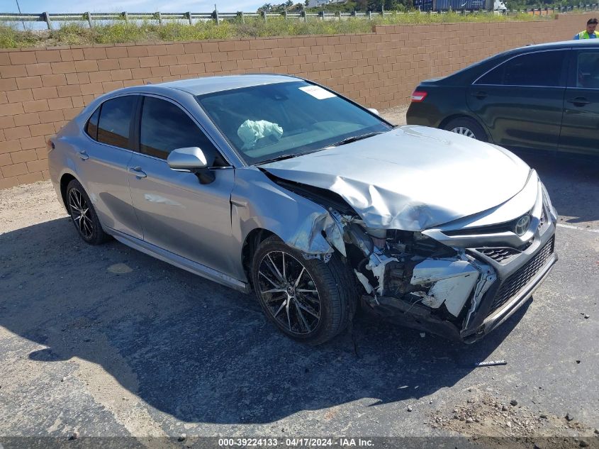 2022 TOYOTA CAMRY SE