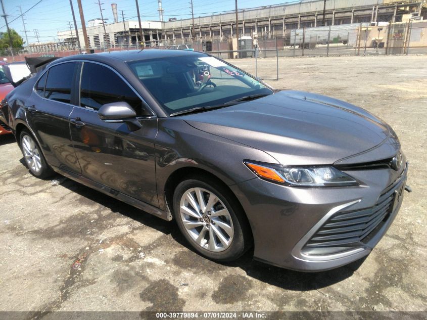 2022 TOYOTA CAMRY LE