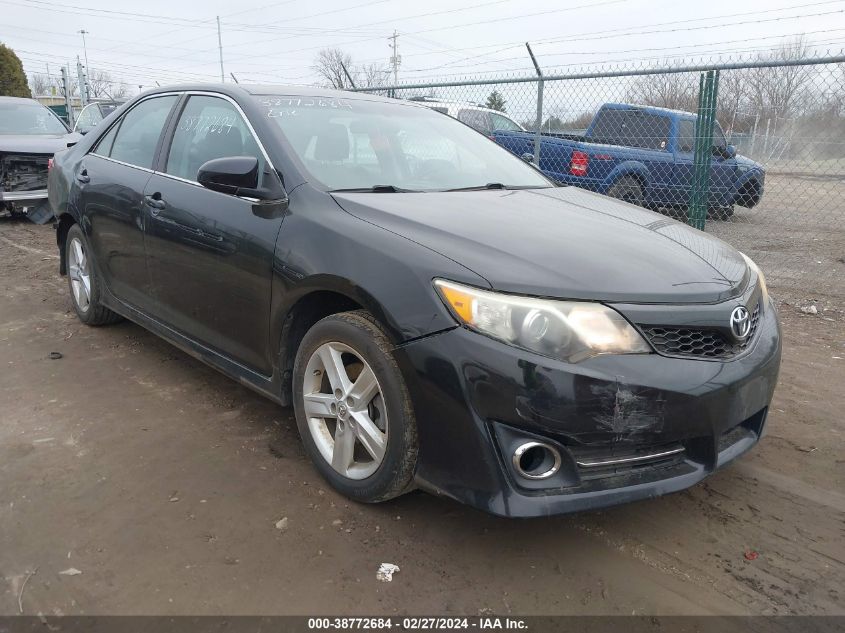 2014 TOYOTA CAMRY SE