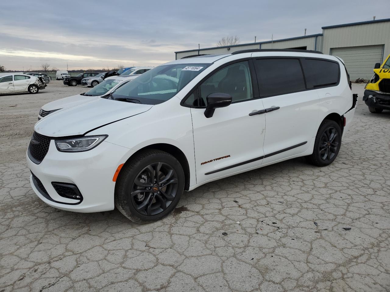 2023 CHRYSLER PACIFICA TOURING L