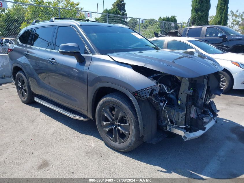 2021 TOYOTA HIGHLANDER XLE