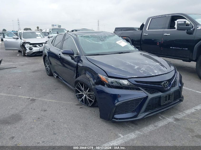 2022 TOYOTA CAMRY SE