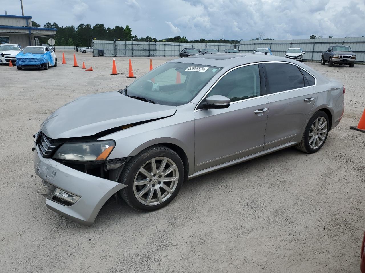 2013 VOLKSWAGEN PASSAT SEL