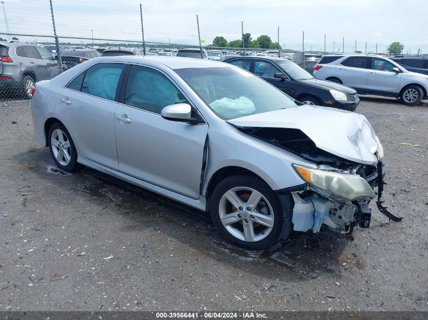 2014 TOYOTA CAMRY SE