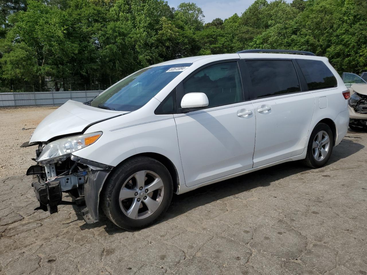 2015 TOYOTA SIENNA LE