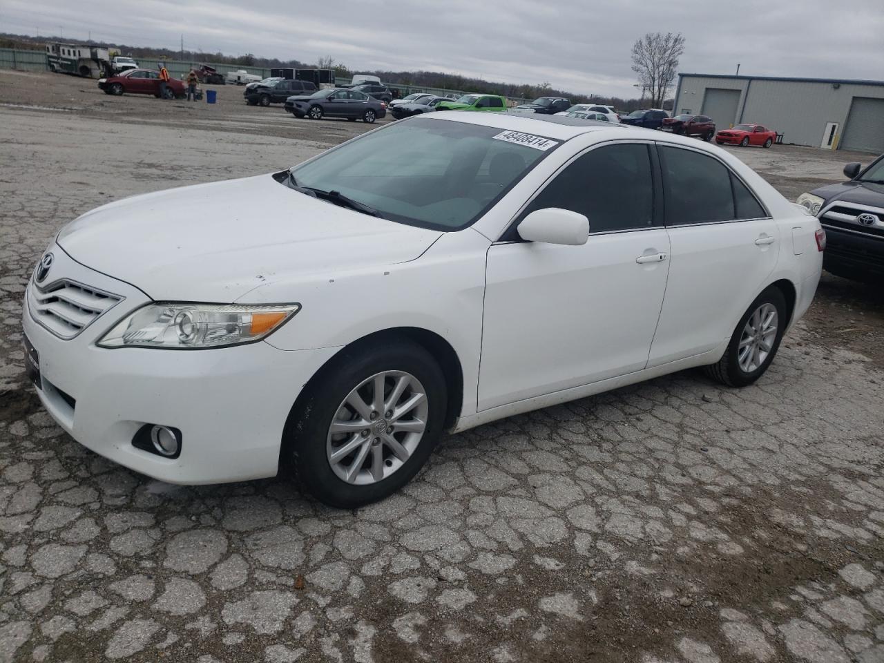 2011 TOYOTA CAMRY SE