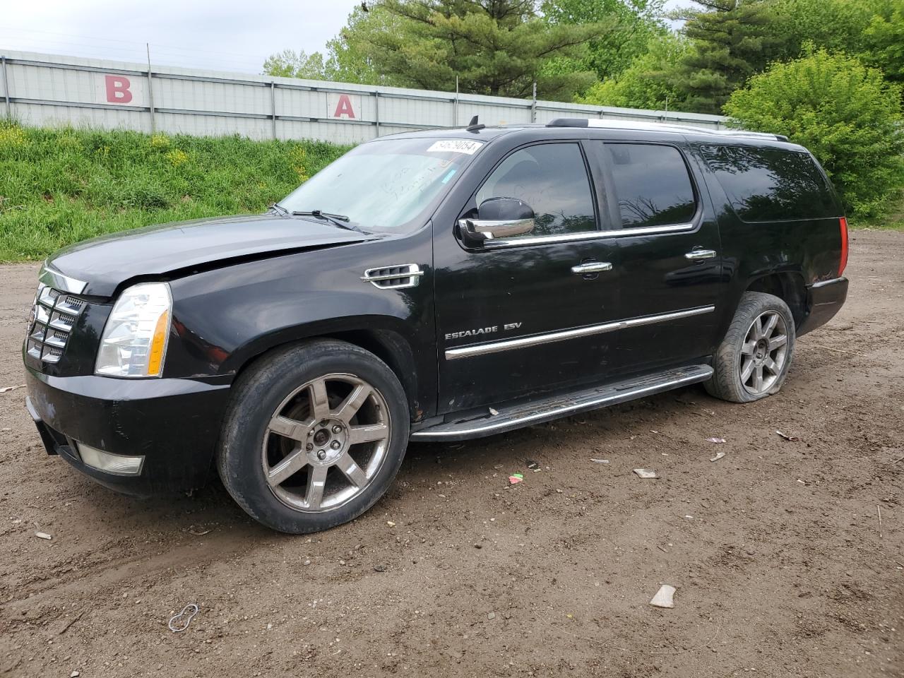 2011 CADILLAC ESCALADE ESV LUXURY