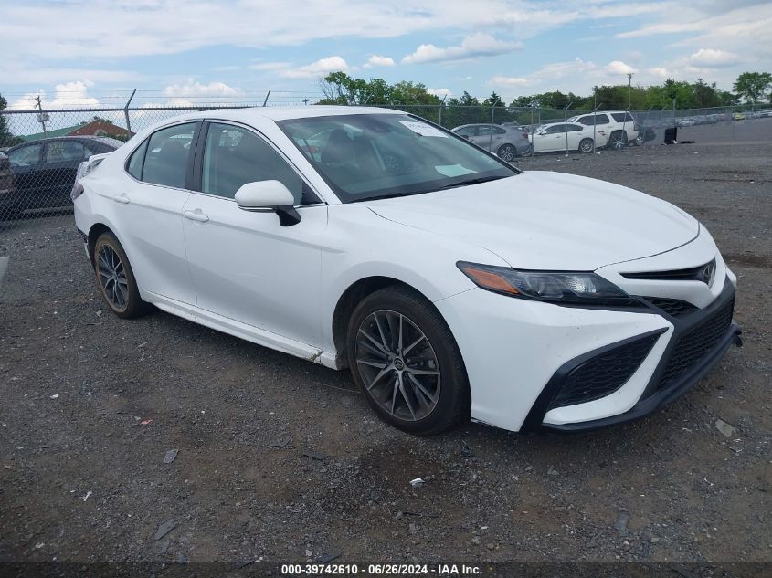 2022 TOYOTA CAMRY SE