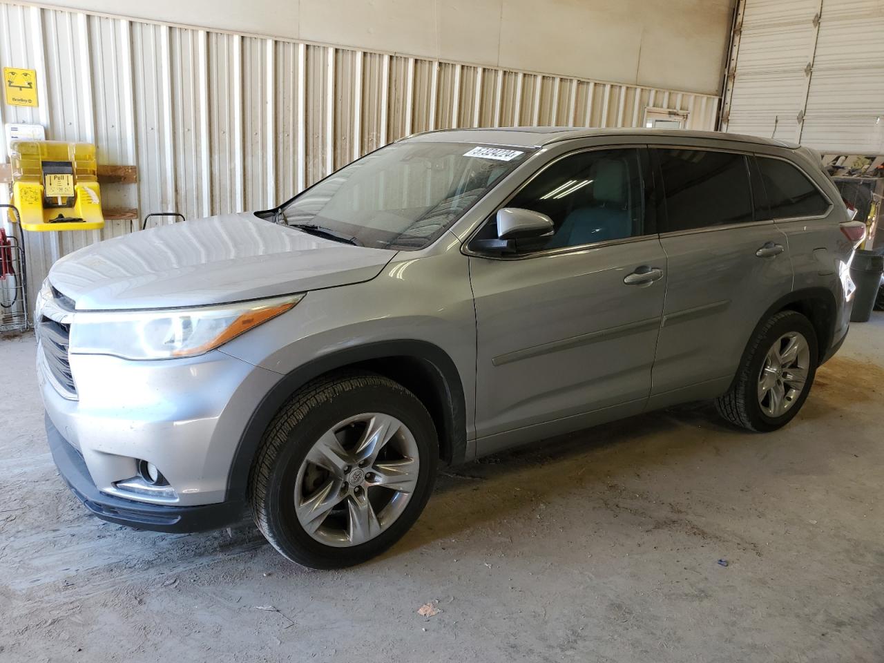 2015 TOYOTA HIGHLANDER LIMITED