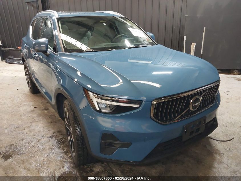 2023 VOLVO XC40 B5 ULTIMATE BRIGHT THEME