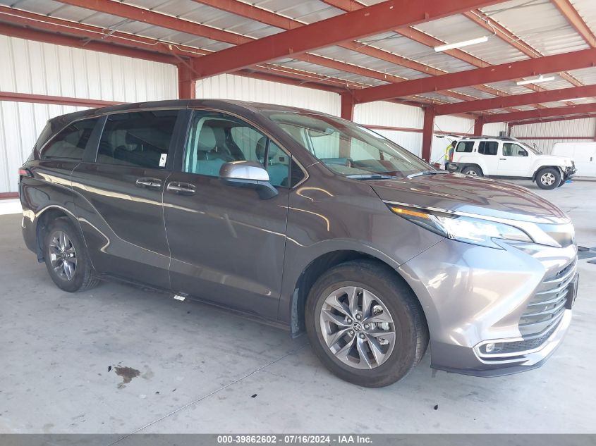 2023 TOYOTA SIENNA XLE