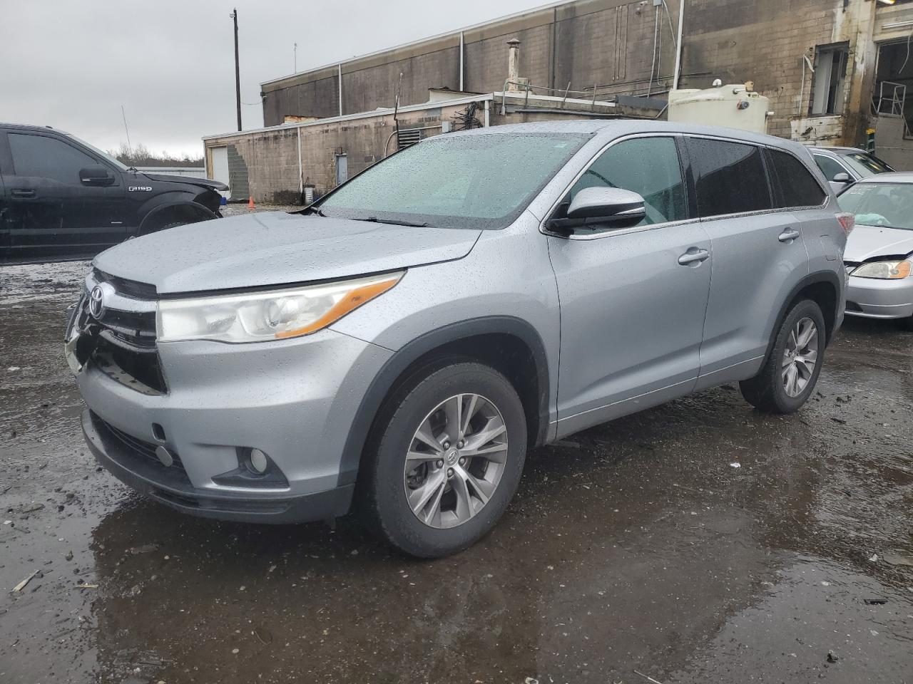 2014 TOYOTA HIGHLANDER LE