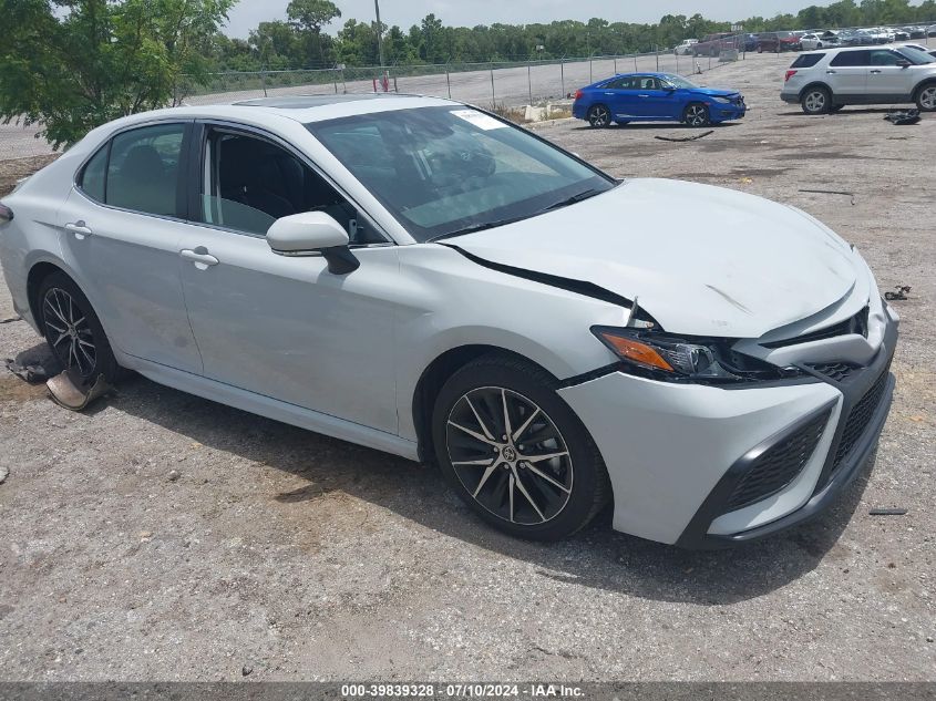 2024 TOYOTA CAMRY SE