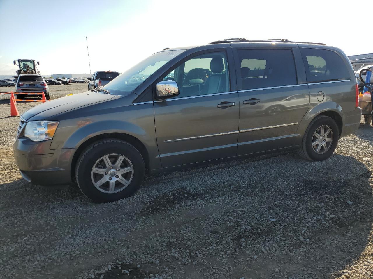 2010 CHRYSLER TOWN & COUNTRY TOURING PLUS