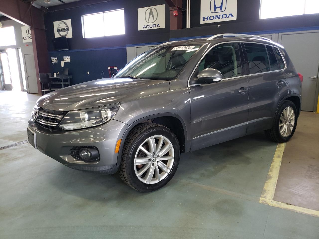 2012 VOLKSWAGEN TIGUAN S