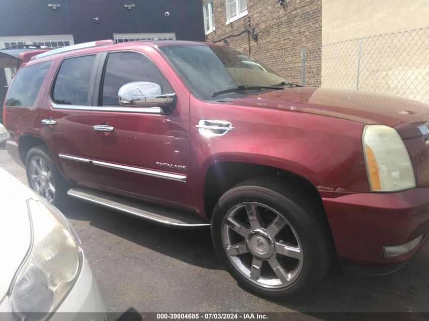 2010 CADILLAC ESCALADE LUXURY