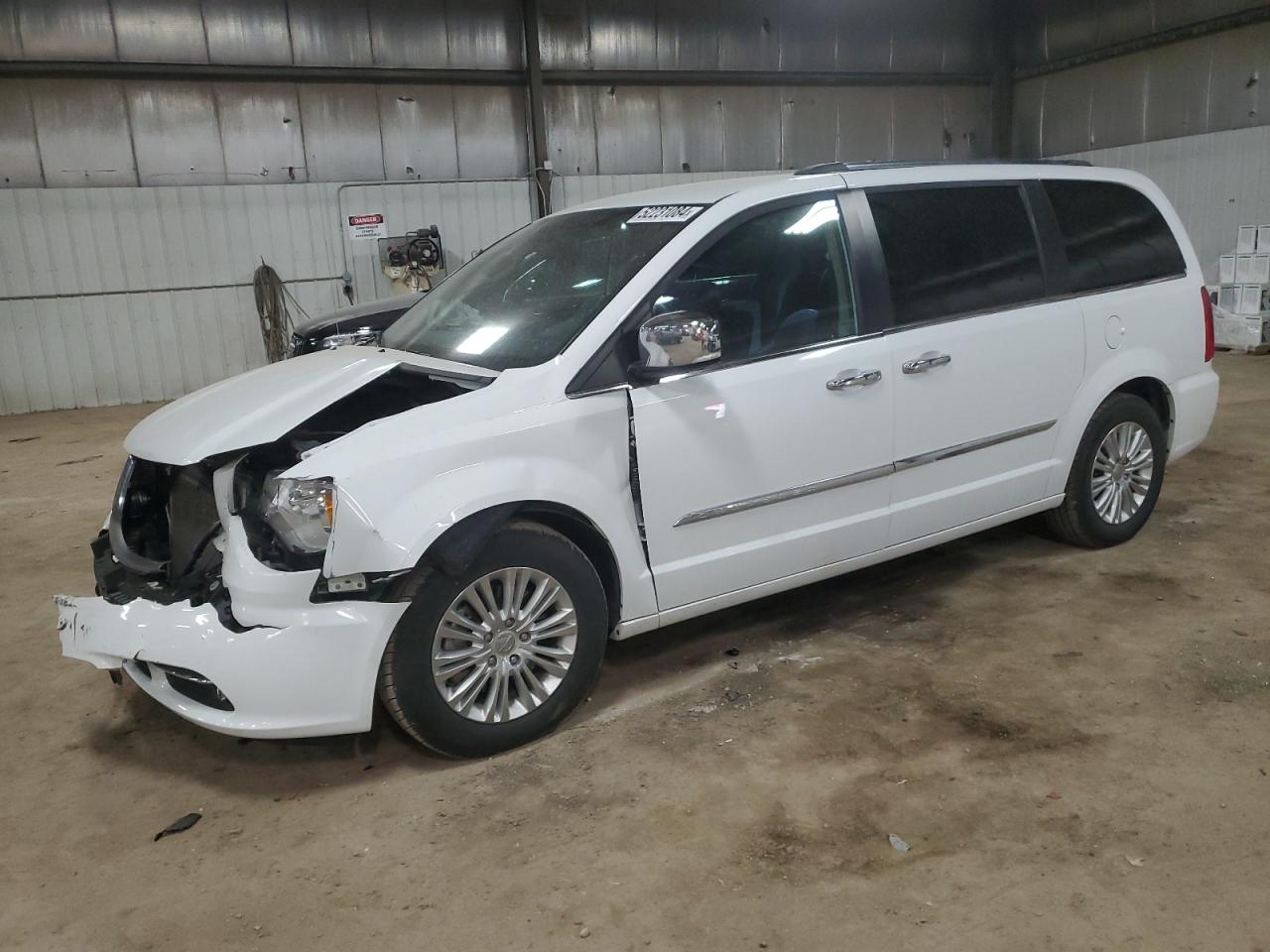 2016 CHRYSLER TOWN & COUNTRY LIMITED