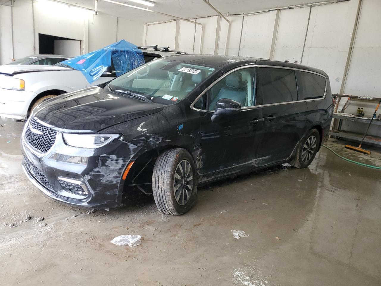 2023 CHRYSLER PACIFICA HYBRID TOURING L