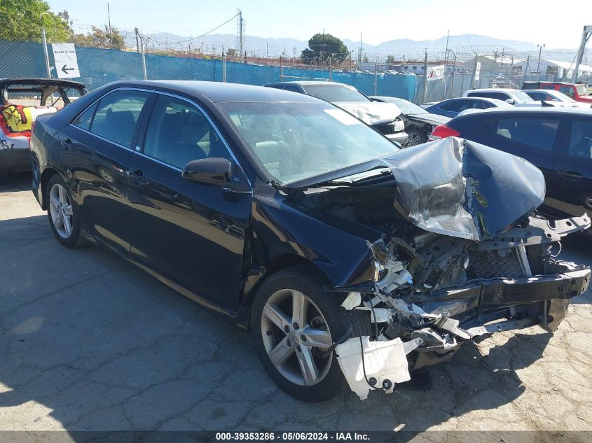 2014 TOYOTA CAMRY SE