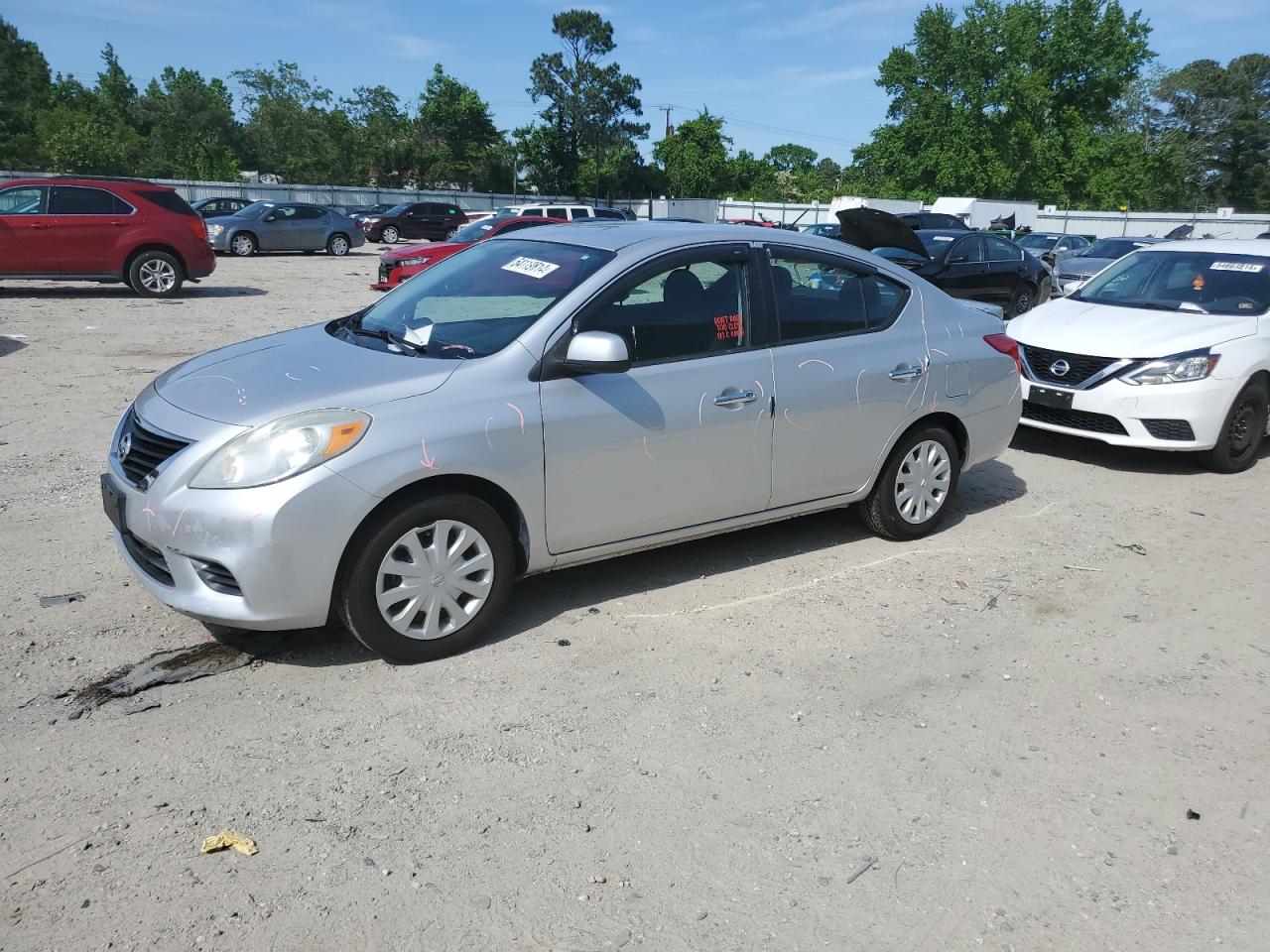 2013 NISSAN VERSA S