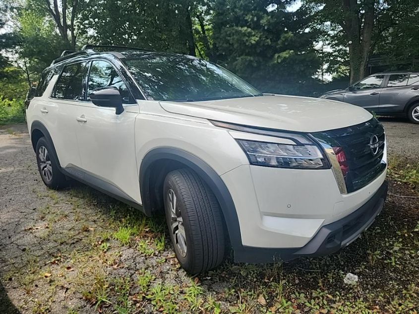 2023 NISSAN PATHFINDER SL