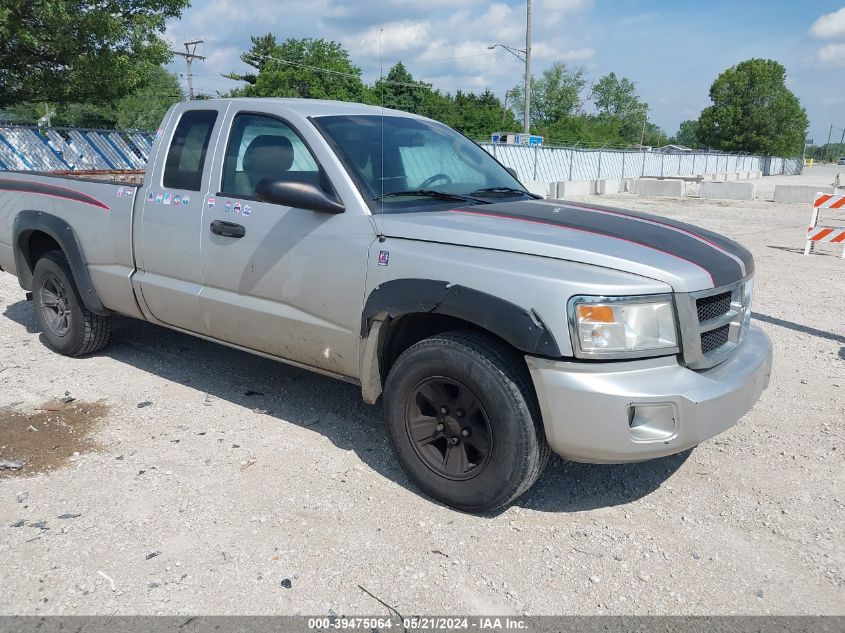 2011 RAM DAKOTA ST