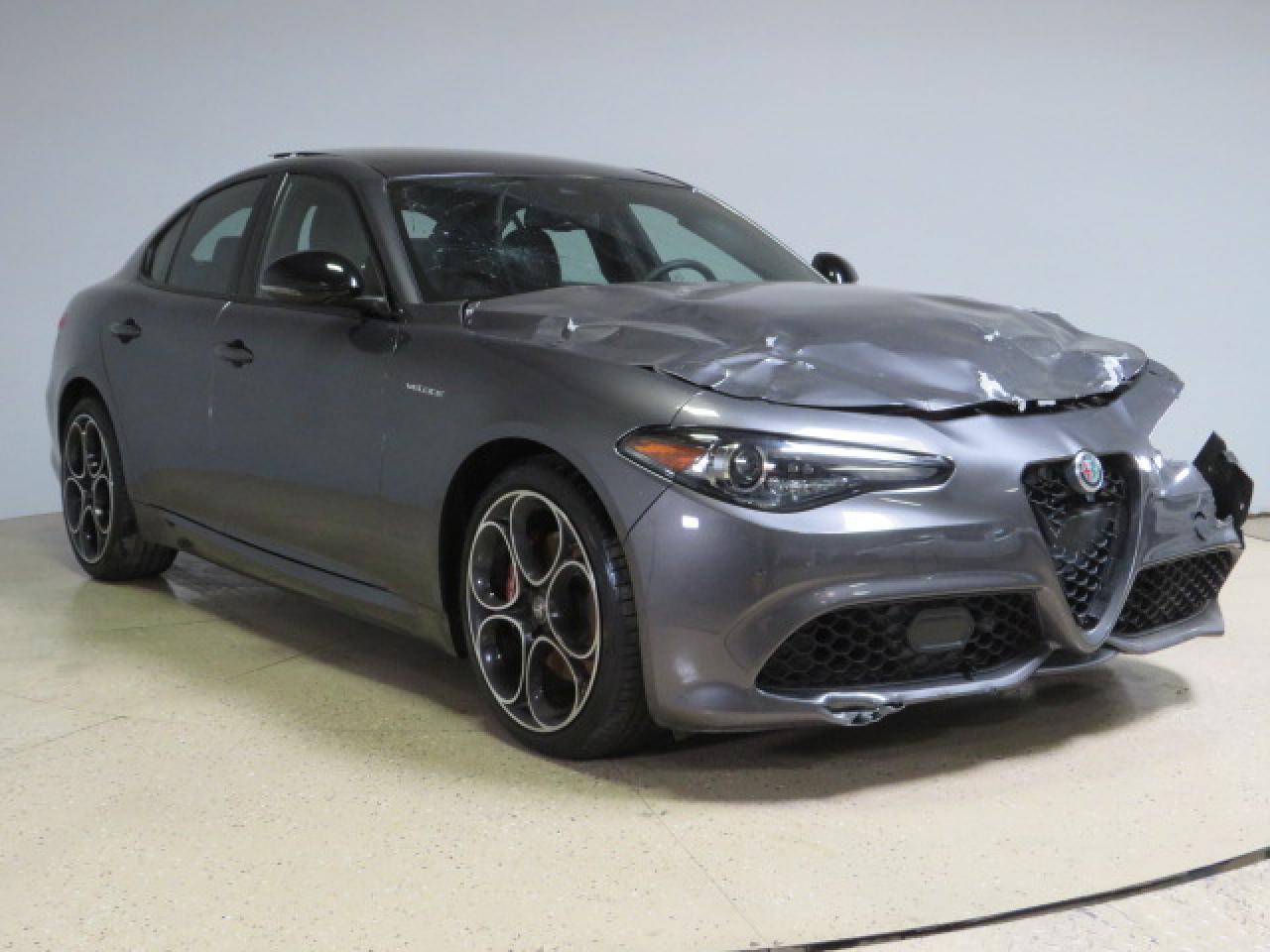 2022 ALFA ROMEO GIULIA SUPER