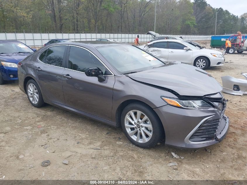 2022 TOYOTA CAMRY LE