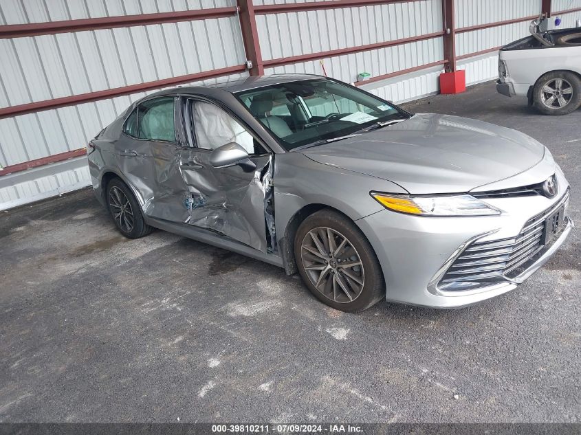 2021 TOYOTA CAMRY XLE AWD