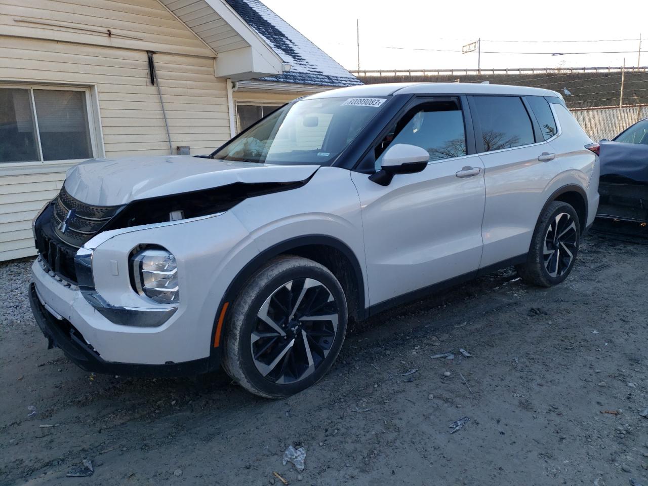 2022 MITSUBISHI OUTLANDER ES