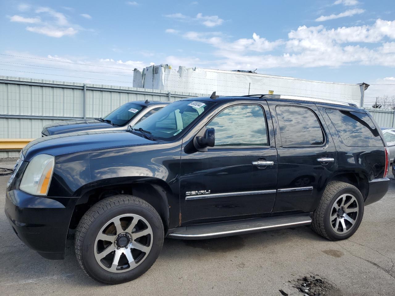 2011 GMC YUKON DENALI