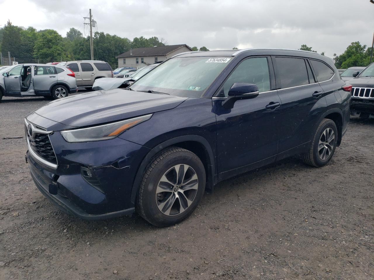 2021 TOYOTA HIGHLANDER XLE