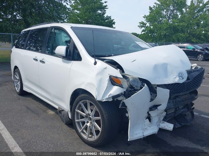 2013 TOYOTA SIENNA SE 8 PASSENGER