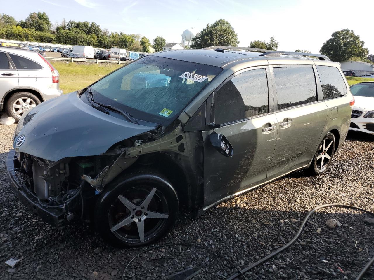 2011 TOYOTA SIENNA XLE