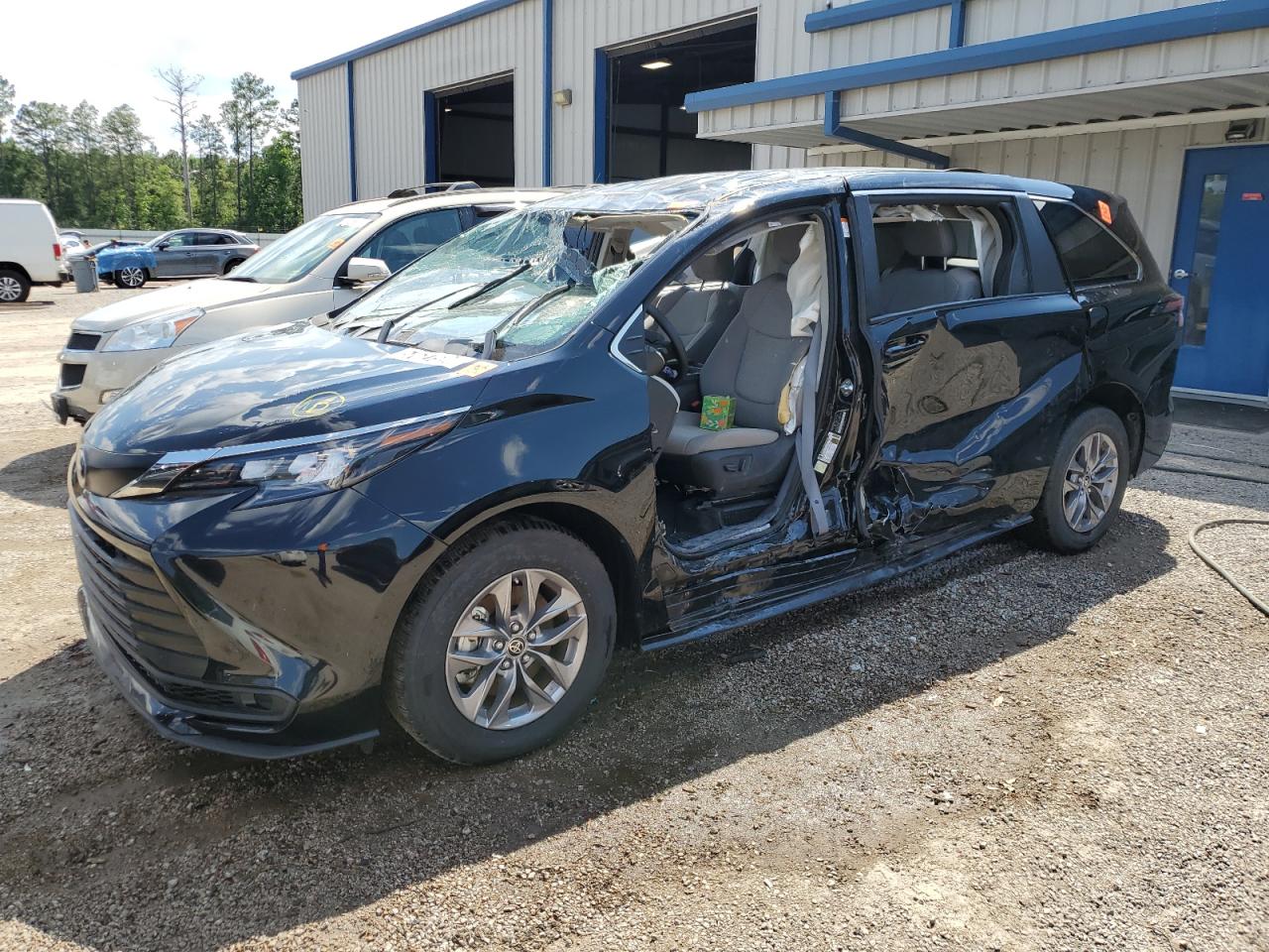 2024 TOYOTA SIENNA LE