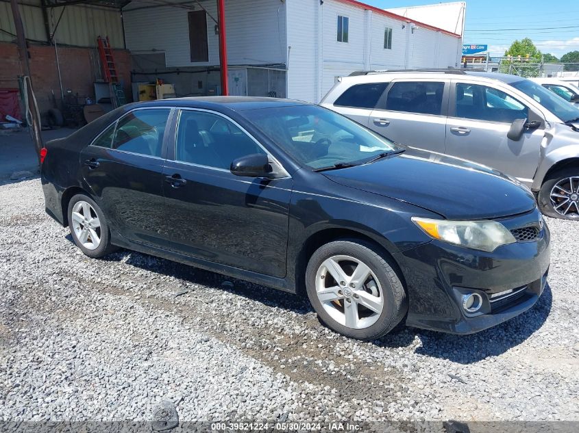 2014 TOYOTA CAMRY SE