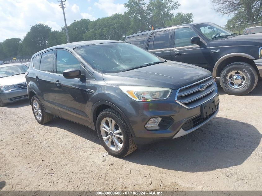 2017 FORD ESCAPE SE