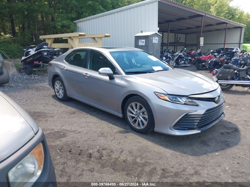 2022 TOYOTA CAMRY LE