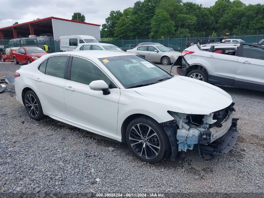 2018 TOYOTA CAMRY SE