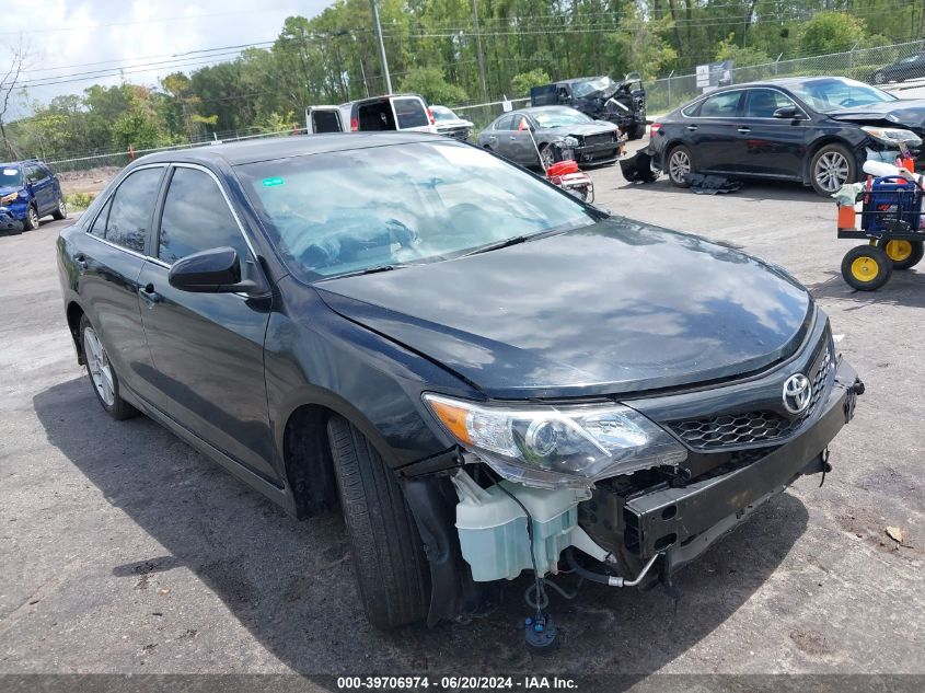 2014 TOYOTA CAMRY SE