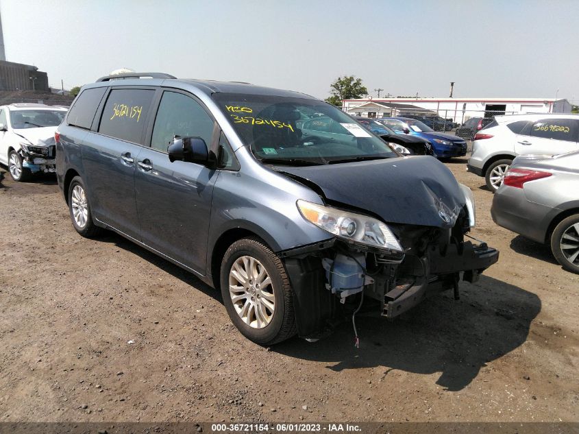 2015 TOYOTA SIENNA XLE PREMIUM 8 PASSENGER