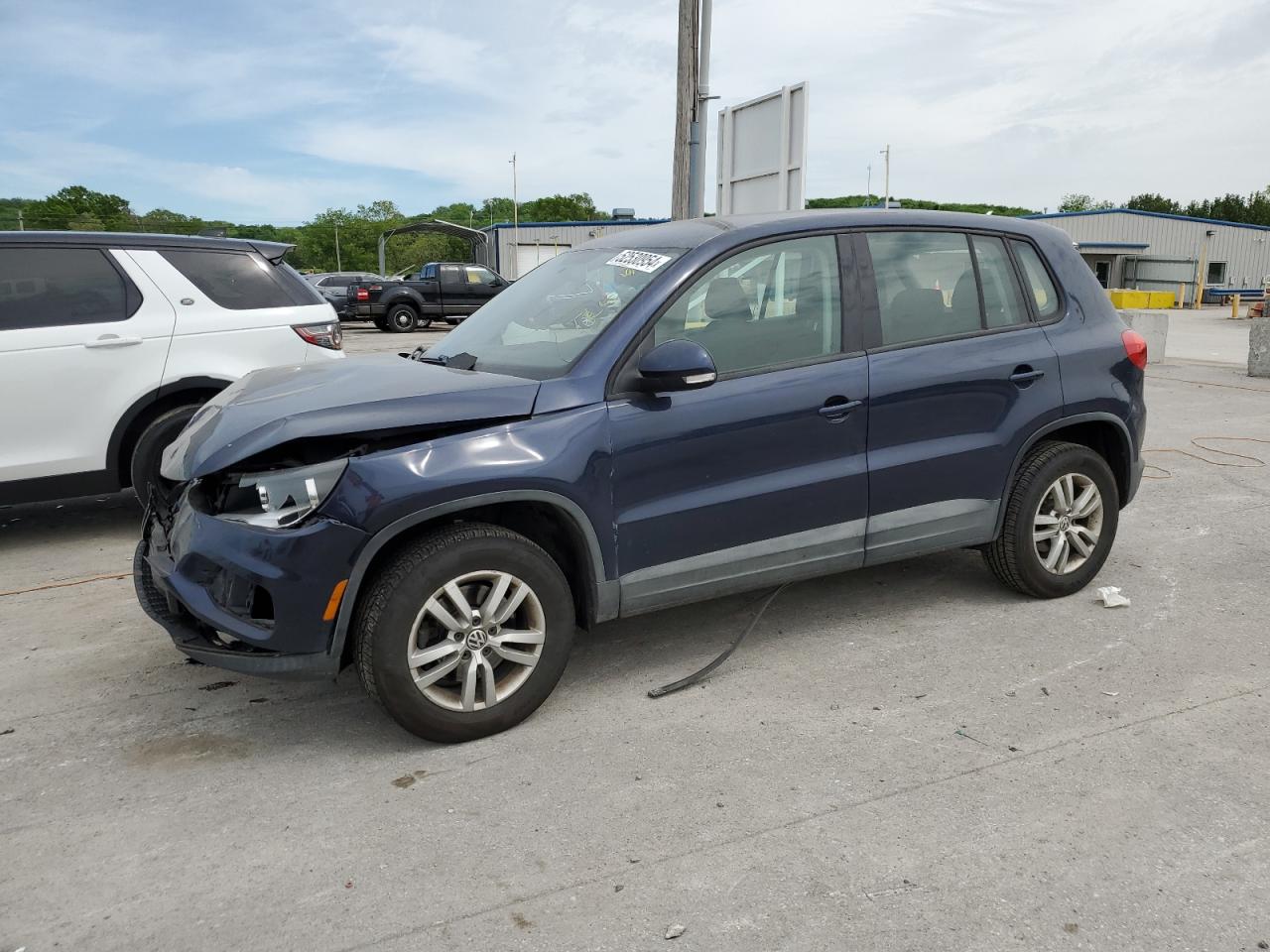 2013 VOLKSWAGEN TIGUAN S