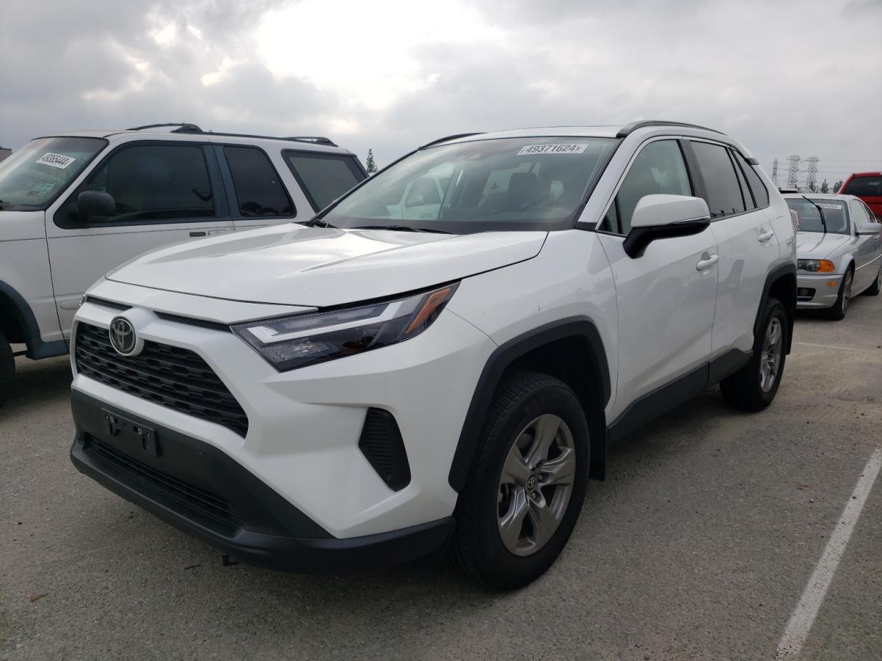 2023 TOYOTA RAV4 XLE