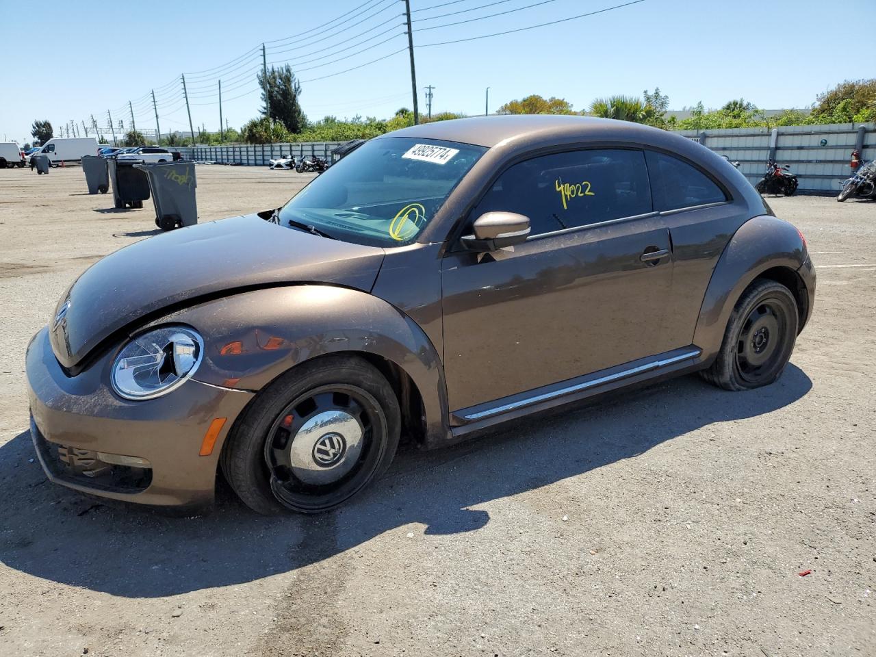 2013 VOLKSWAGEN BEETLE