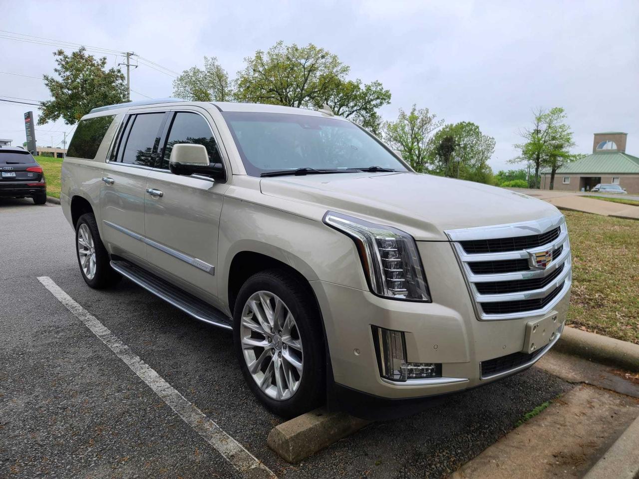 2017 CADILLAC ESCALADE ESV LUXURY