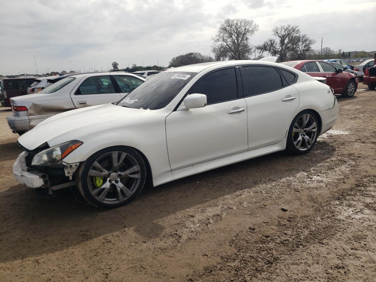 2013 INFINITI M56