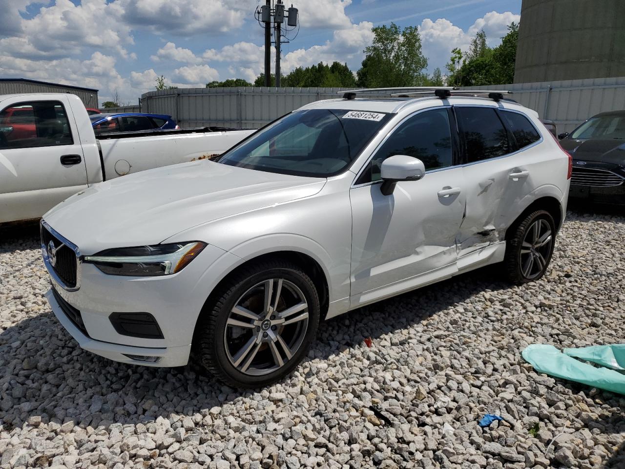 2021 VOLVO XC60 T6 MOMENTUM